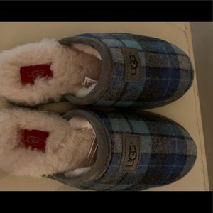 Authentic Ugg Mens/Unisex slippers